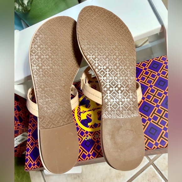 Tory Burch Miller Light Sand Patent Size 7 - Picture 4 of 4